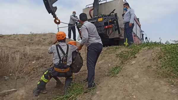 ماموران آتش نشانی شهرداری گرگان جان شهروند سقوط کرده به چاه را نجات دادند