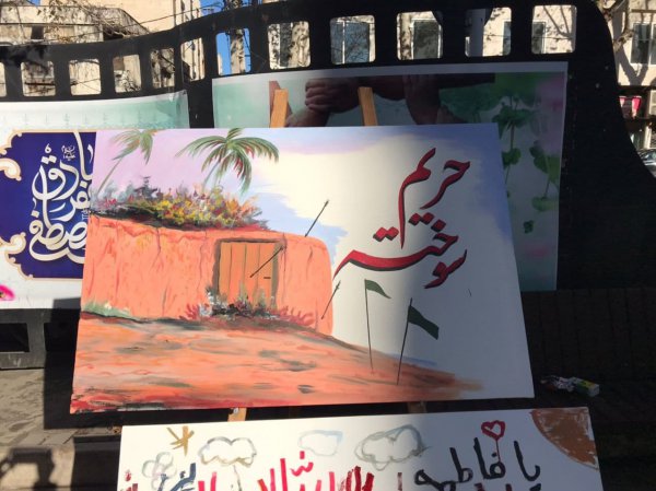 نمایشگاه فرهنگی «حریم سوخته» در مقابل پارک شهر گرگان برپا شد