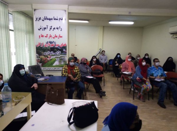 استقبال شهروندان از کلاس های ترم تابستانی آموزش رایگان گل و گیاه شهرداری گرگان