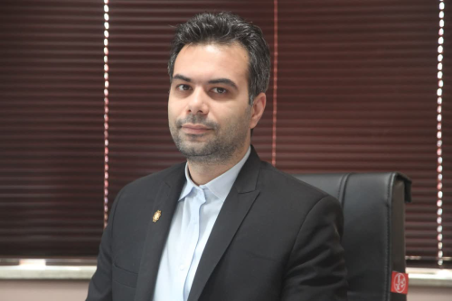 آرش فولادیان