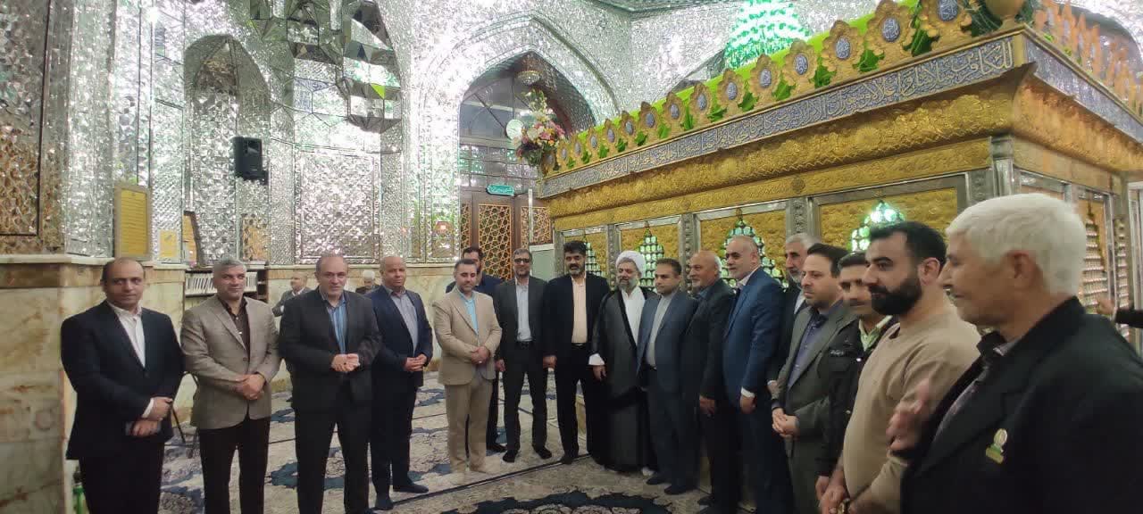 اجرای مراسم غبارروبی و عطرافشانی گلزار ش...