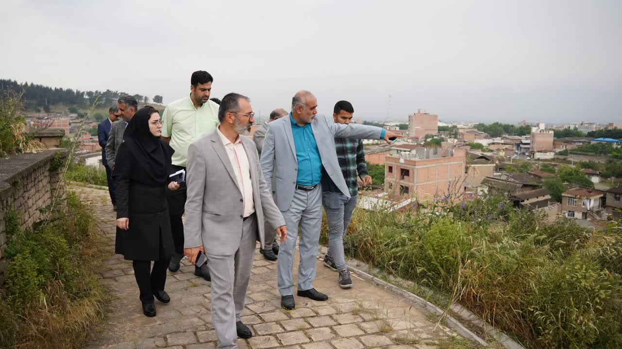گزارش تصویری: بازدید رئیس و تعدادی از اع...
