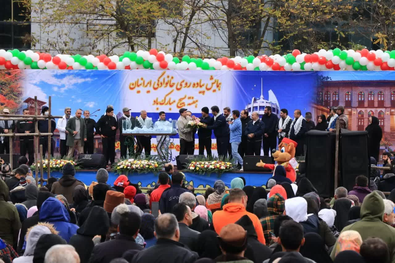 گزارش تصویری 1: همایش بزرگ پیاده‌روی خانوادگی در گرگان