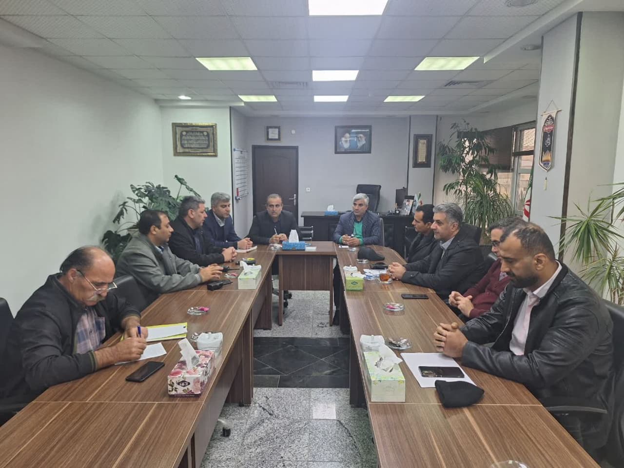 بررسی چالش ها و ارتقاء سطح کمی و کیفی خد...