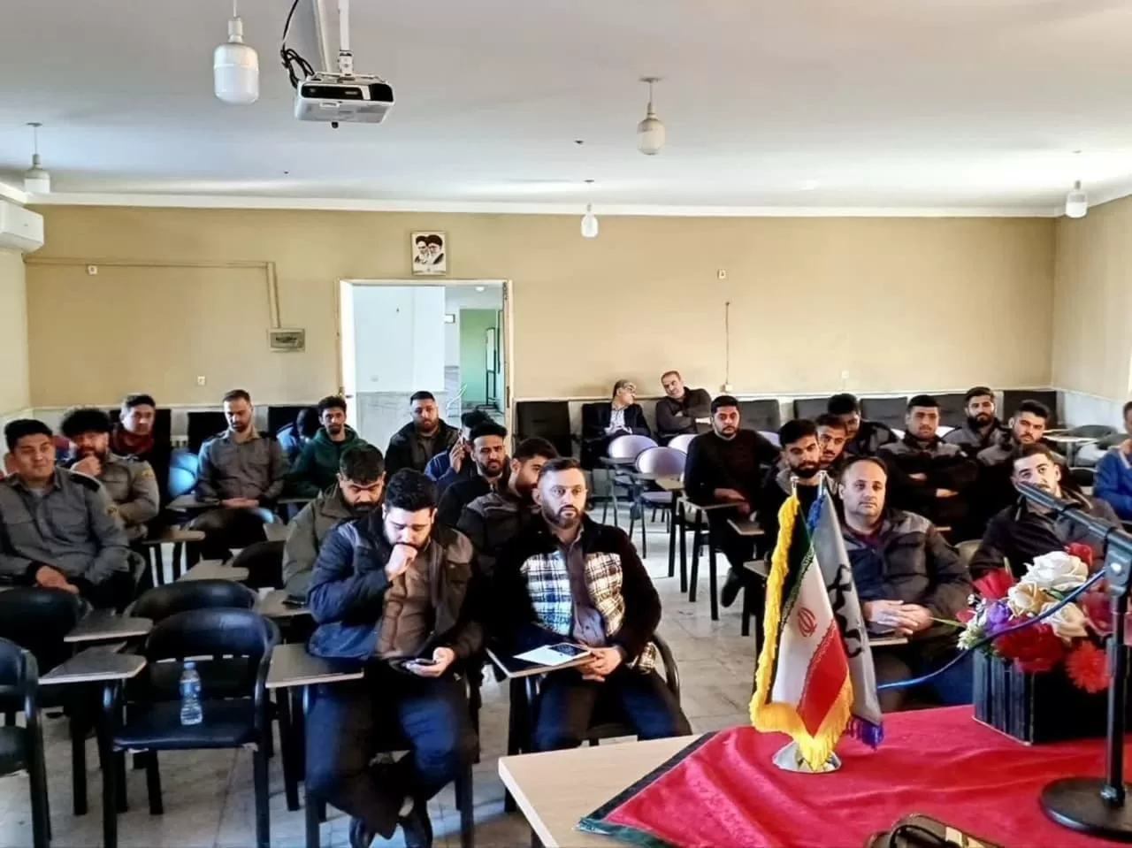 دوره آموزشی کنترل خشم ویژه پرسنل نظارت و رفع تخلفات شهری برگزار شد