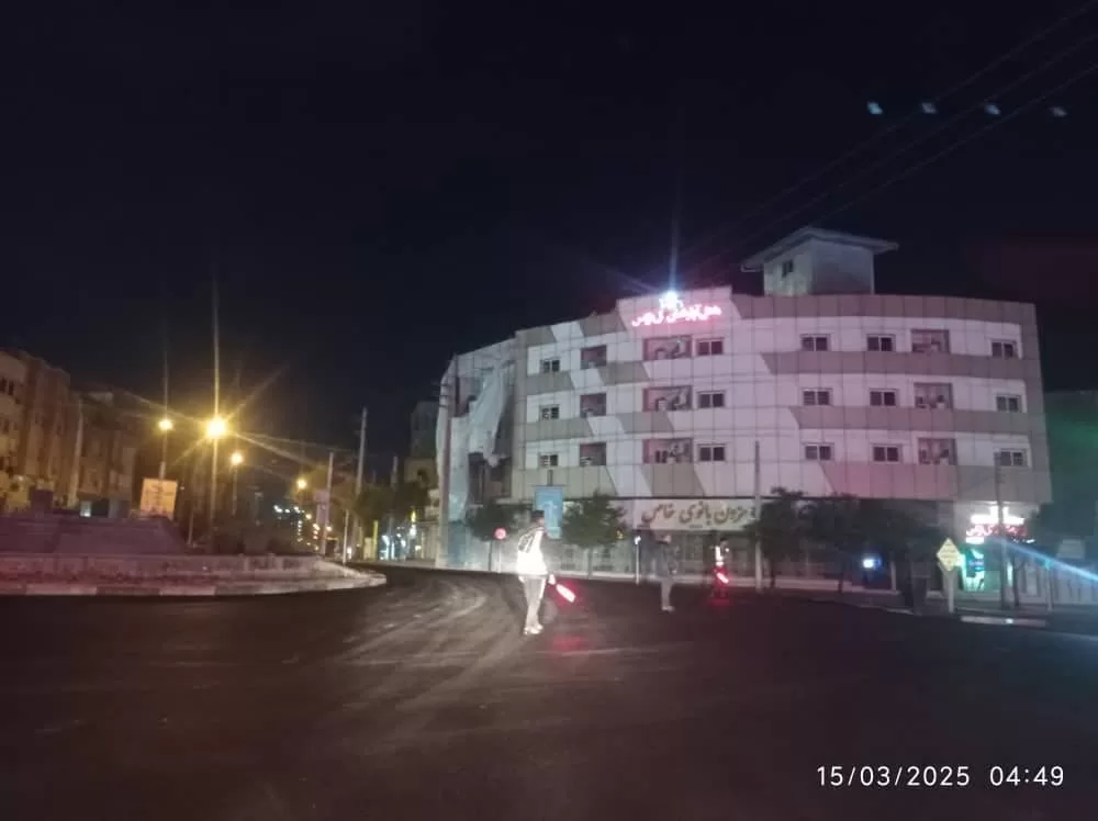 عملیات روکش آسفالت در میدان مدرس و بلوار گلشهر اجرا شد