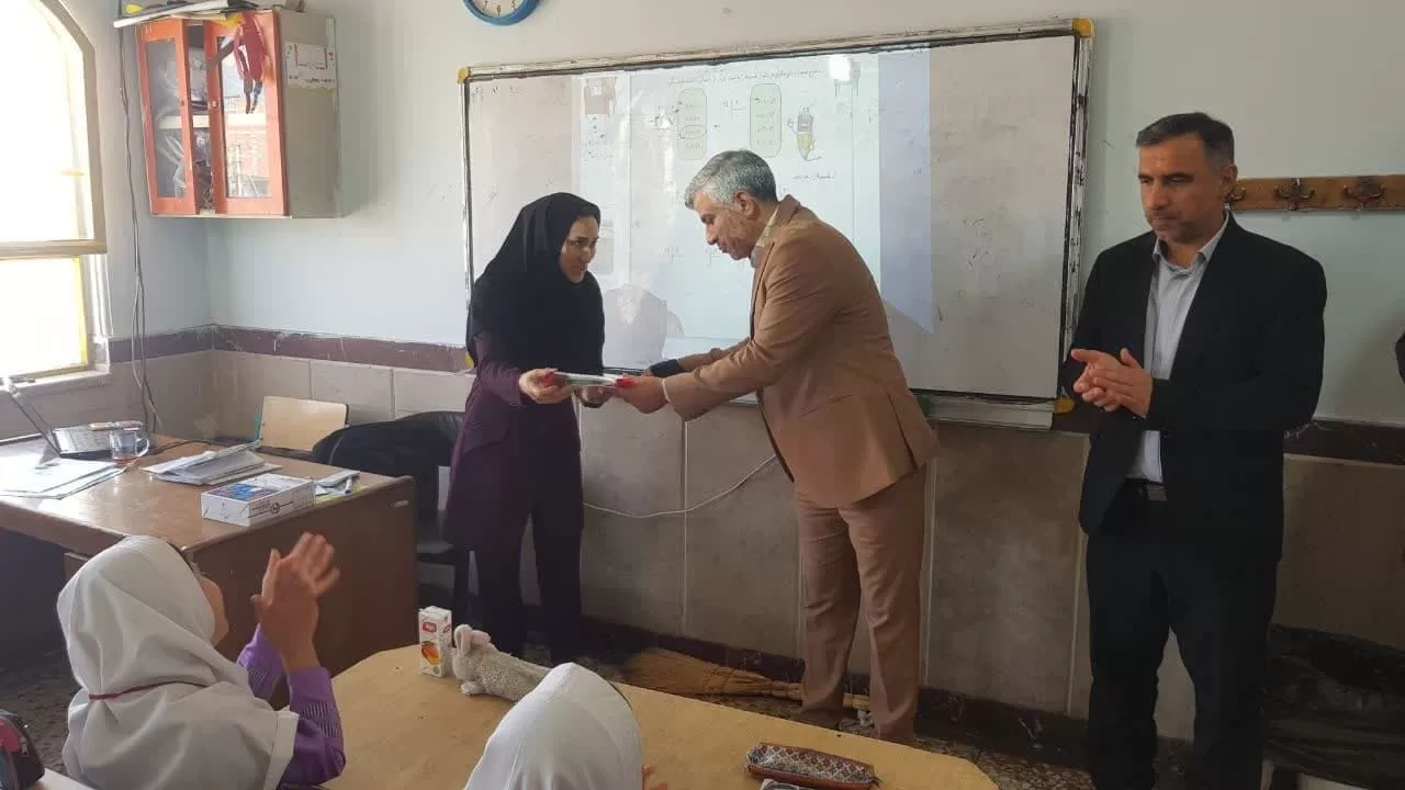 تقدیر قائم‌مقام شهردار گرگان از معلّمان مدارس فضیلت ۱ و اوج