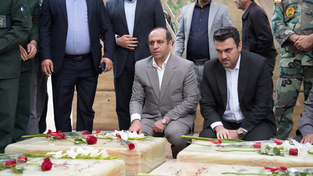 گزارش تصویری(بخش دوم): مراسم «سفیران عشق و خدمت» یادواره شهیدان فتح خرمشهر و شهدای خدمت