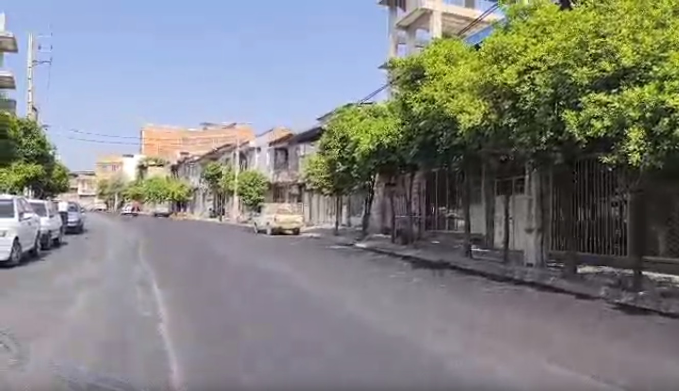 شروع عملیات آسفالت ۱۹۰۰ متر مربع از خیاب...