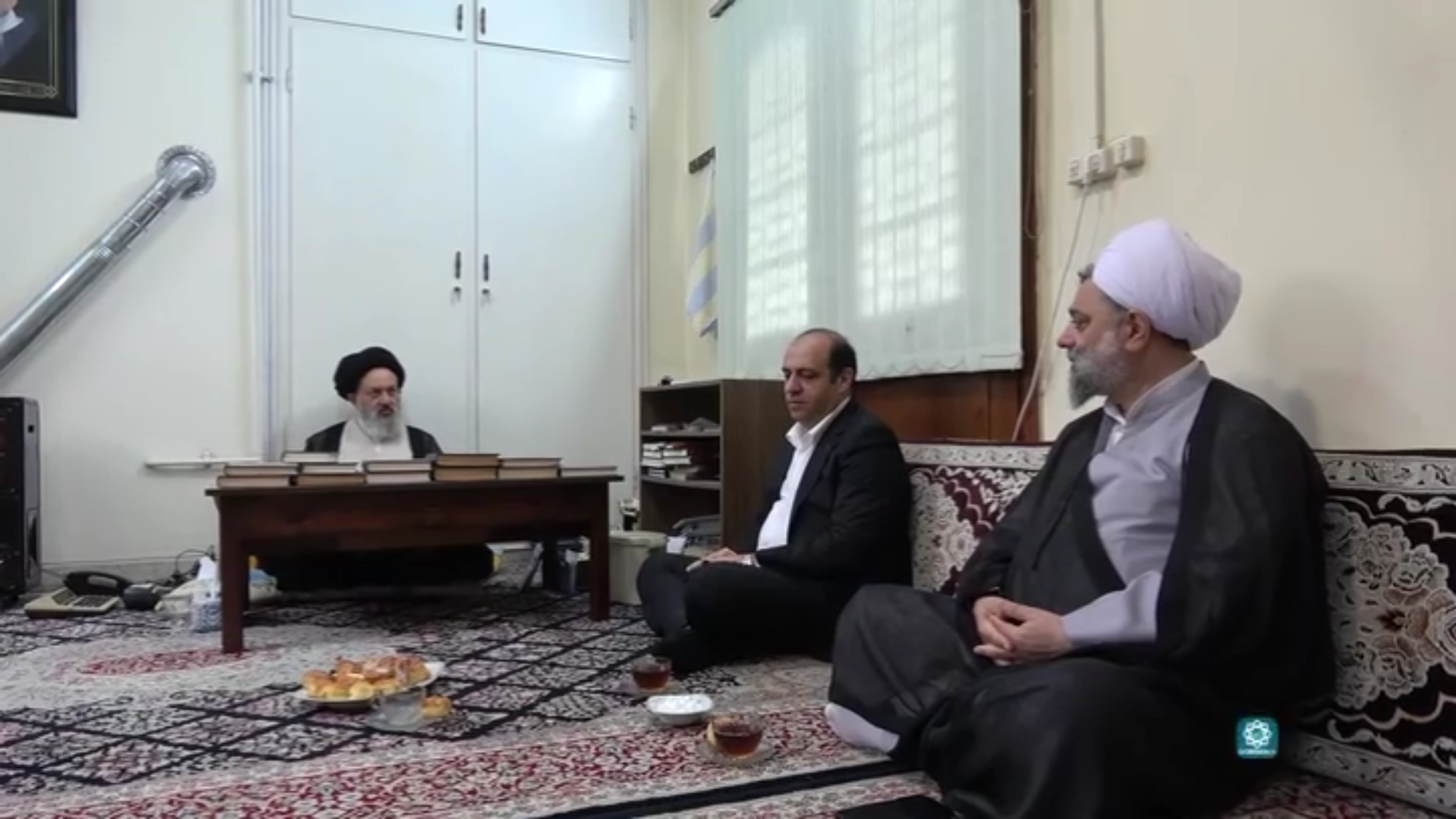 دیدار سرپرست شهرداری گرگان با بیت مرحوما...