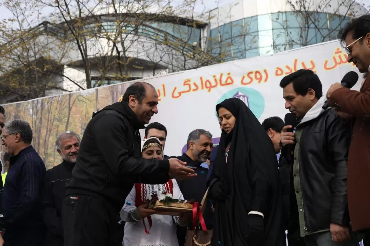 گزارش تصویری (بخش اول)/ همایش بزرگ پیاده‌روی خانوادگی در گرگان