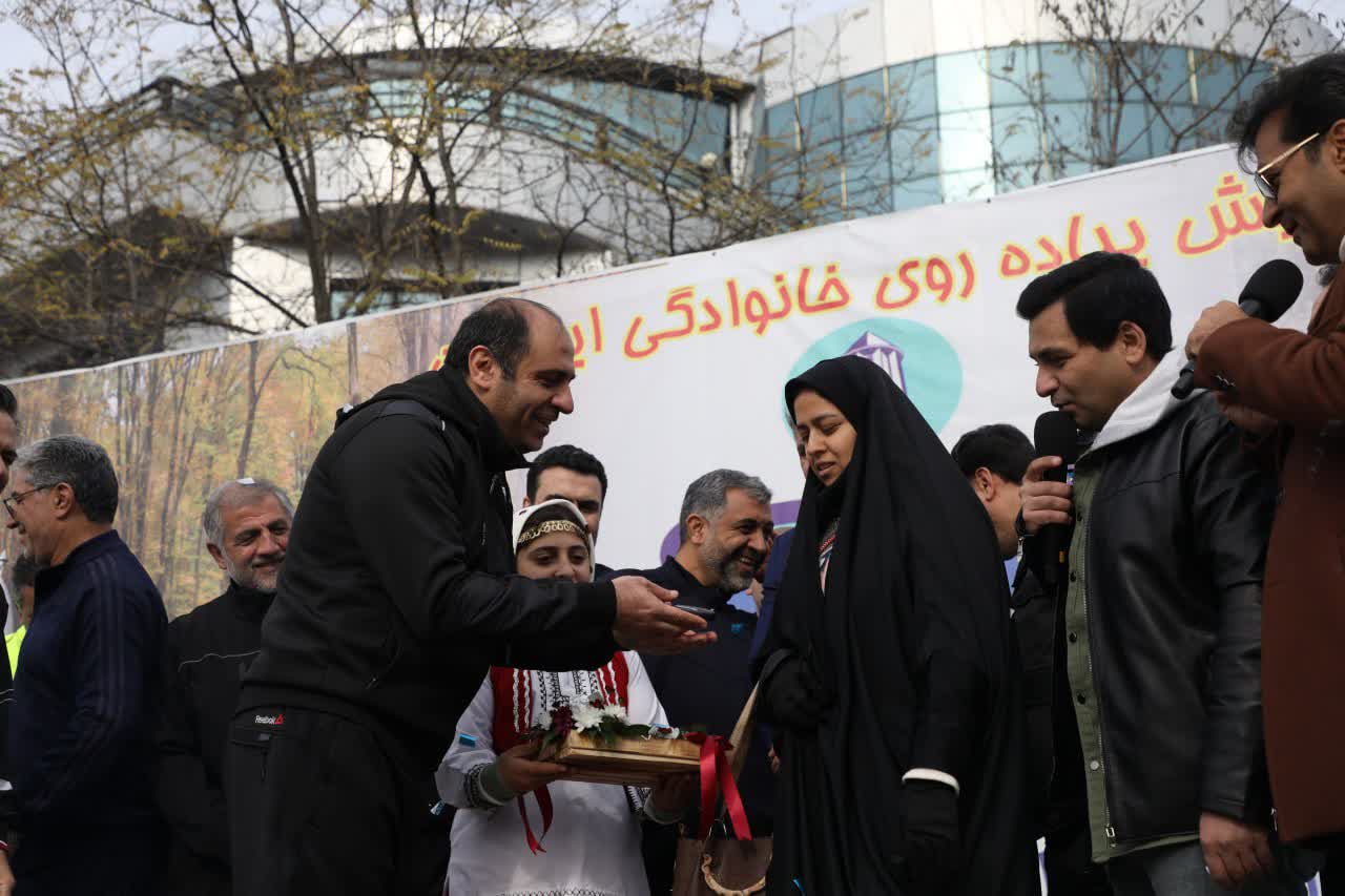 گزارش تصویری (بخش اول)/ همایش بزرگ پیاده...