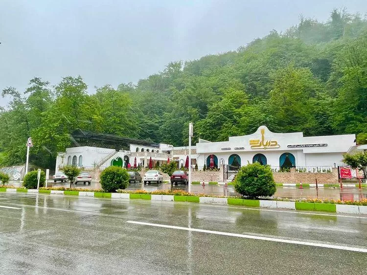 آگهي مزايده عمومي: مجموعه پذيرايي محور گردشگري ناهارخوران(رستوران درباري)