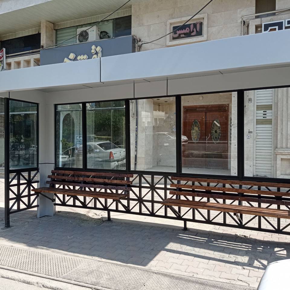نوسازی ۲۰ ایستگاه مسقف اتوبوس در نقاط مخ...