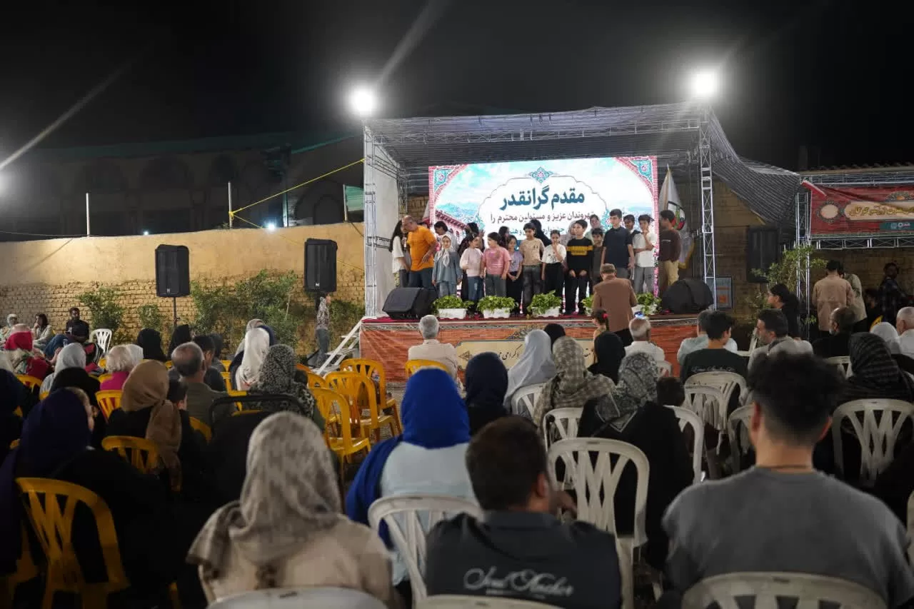 استقبال مردم از سومین شب جشنواره &laquo;اَزَزسَر گرگان&raquo;