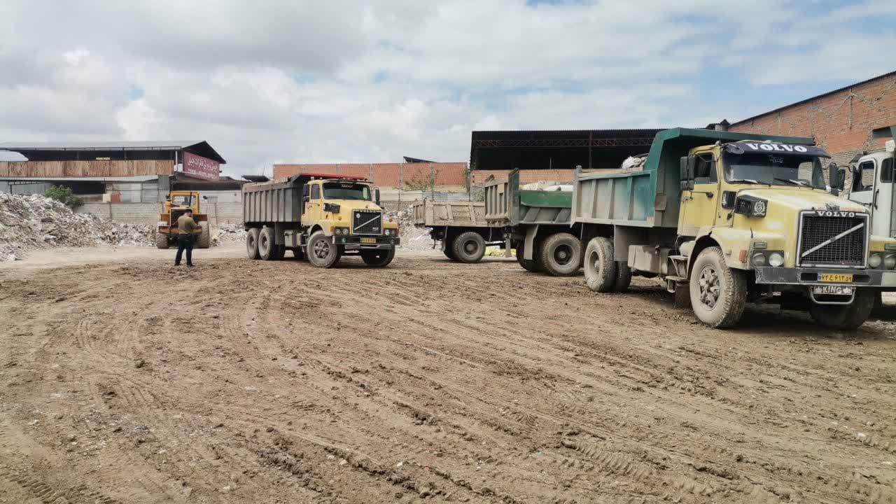 انتقال ۴۶۰۰ سرویس خاک و نخاله از سطح شهر گرگان به معدن توسکستان - 1