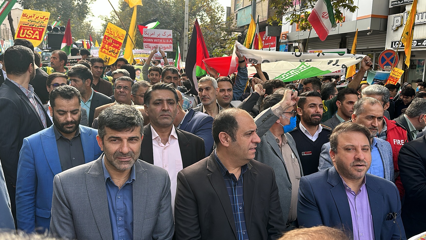 گزارش تصویری/ حضور باشکوه شهردار، اعضای شورای اسلامی شهر و کارکنان شهرداری گرگان در مراسم گرامیداشت یوم الله 13 آبان - 17