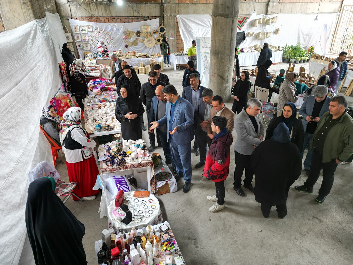 افتتاح بازارچه نوروزی به همت بانوان سرپرست خانوار و کارآفرین در گرگان - 2
