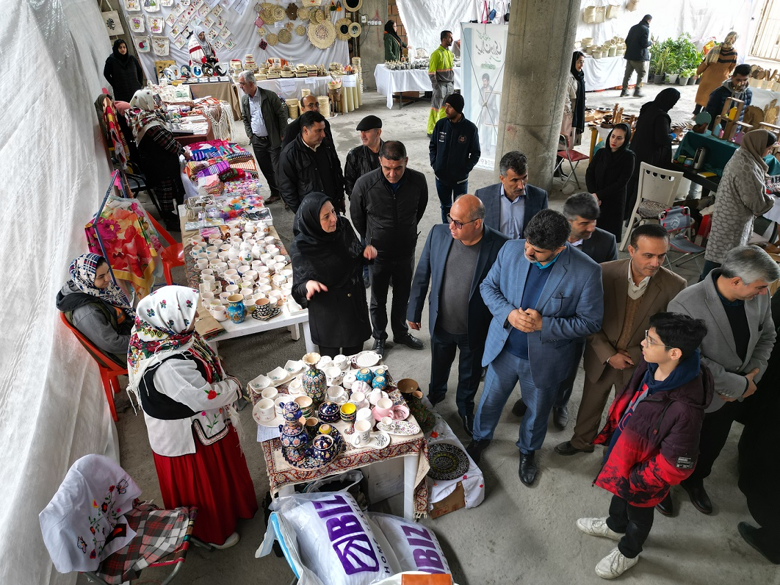 افتتاح بازارچه نوروزی به همت بانوان سرپرست خانوار و کارآفرین در گرگان - 3