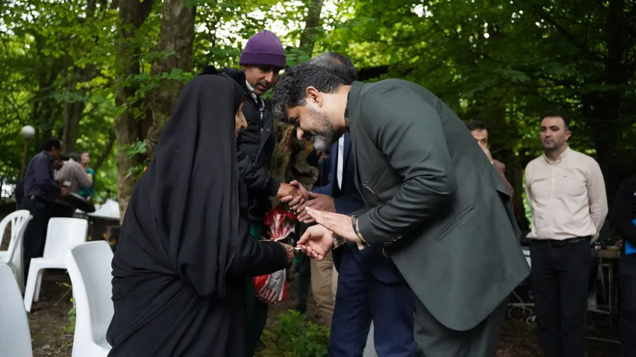 گزارش تصویری 2: برگزاری جشنواره فرهنگی ورزشی همراه با گلگشت پیاده‌روی خانوادگی به‌مناسبت گرامیداشت هفته کار و کارگر - 8