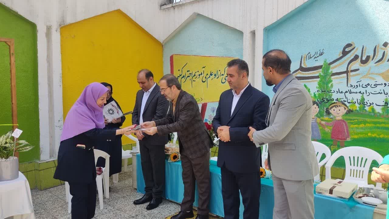 تقدیر سرپرست شهرداری گرگان از معلمان مدارس تلاش و گلسار - 7
