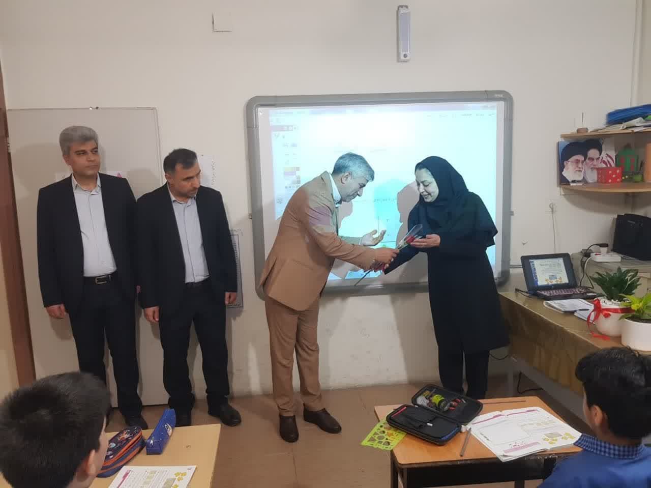 تقدیر قائم‌مقام شهردار گرگان از معلّمان مدارس فضیلت ۱ و اوج - 6