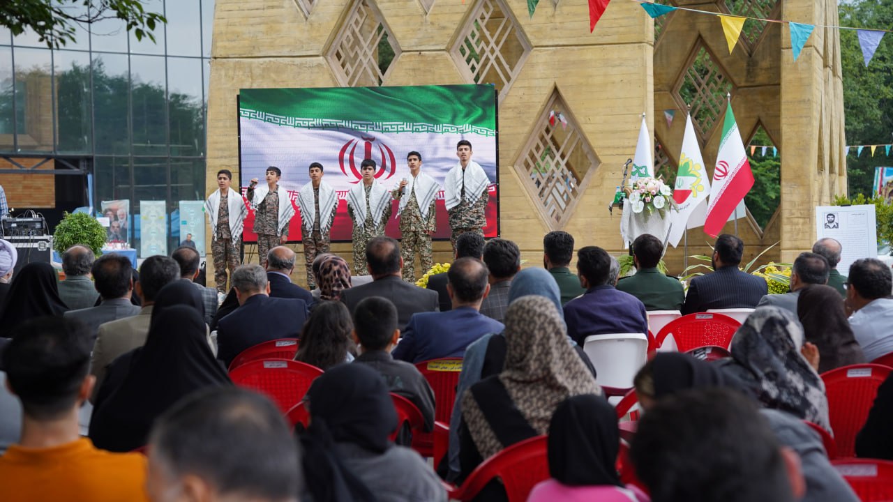 گزارش تصویری(بخش اول): مراسم «سفیران عشق و خدمت» یادواره شهیدان فتح خرمشهر و شهدای خدمت - 4