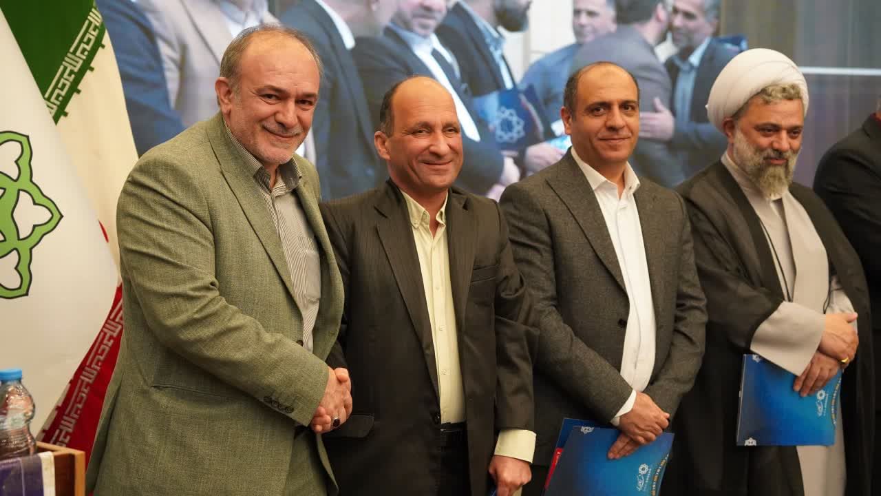 کارگران،مایه آبرو و اعتبار شهرداری هستند - 11