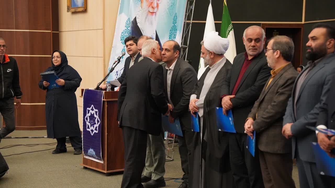 کارگران،مایه آبرو و اعتبار شهرداری هستند - 8