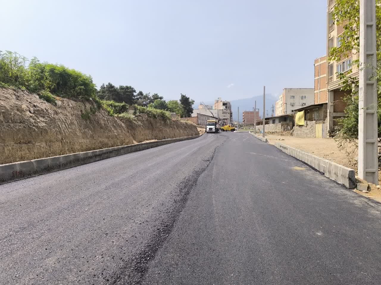 اجرای عملیات آسفالت در معبر ۳۰ متری پارتیان - 4