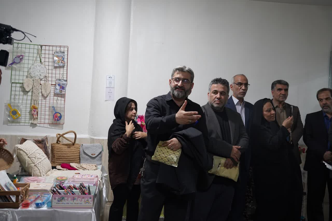 گزارش تصویری 1 : آیین بهره‌برداری از پروژه بهسازی میدان بسیج (چهارمین وعده محقق شده شهردار گرگان) و مراسم روز خبرنگار - 6