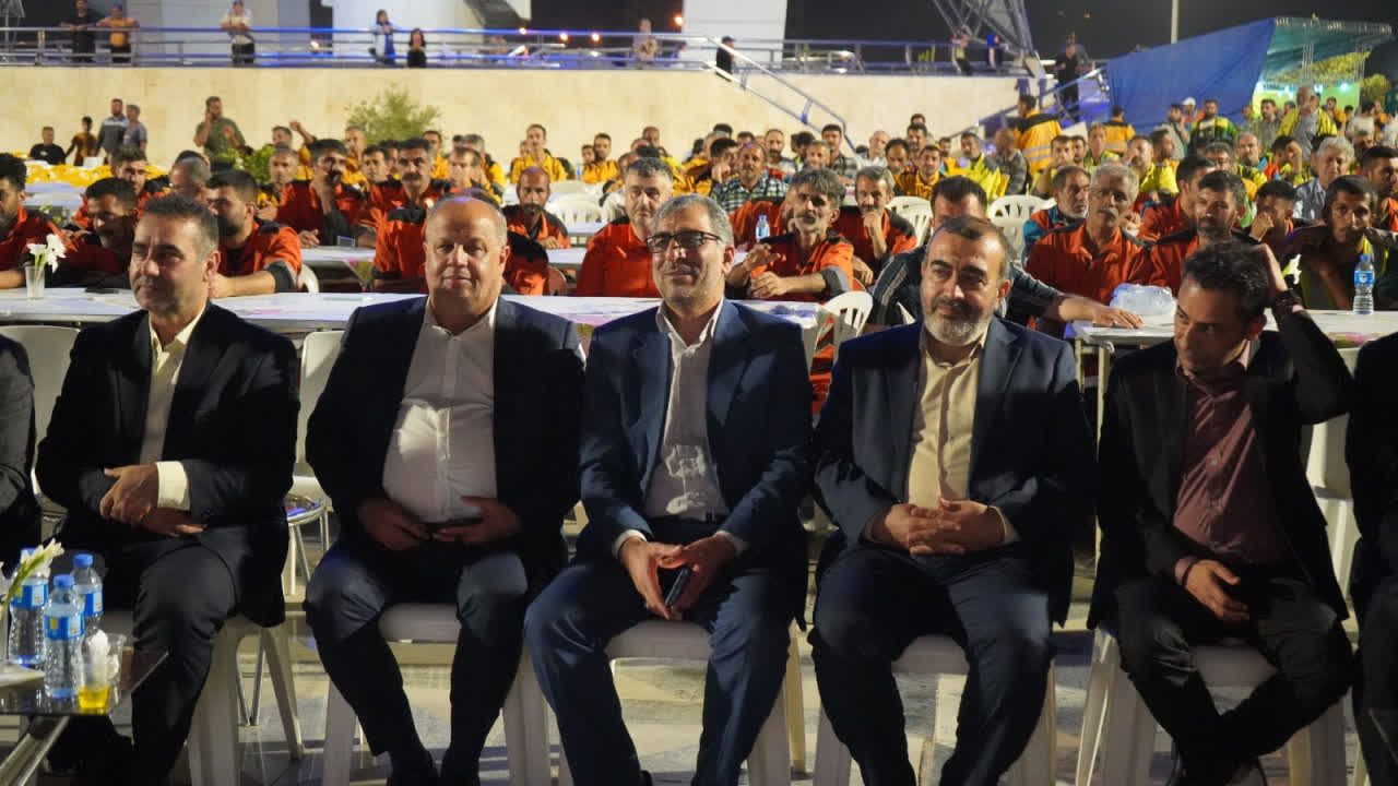 گزارش تصویری (بخش اول) / آیین جشن بزرگ «رحمة للعالمین» ویژه پاکبانان و باغبانان شهرداری گرگان - 7