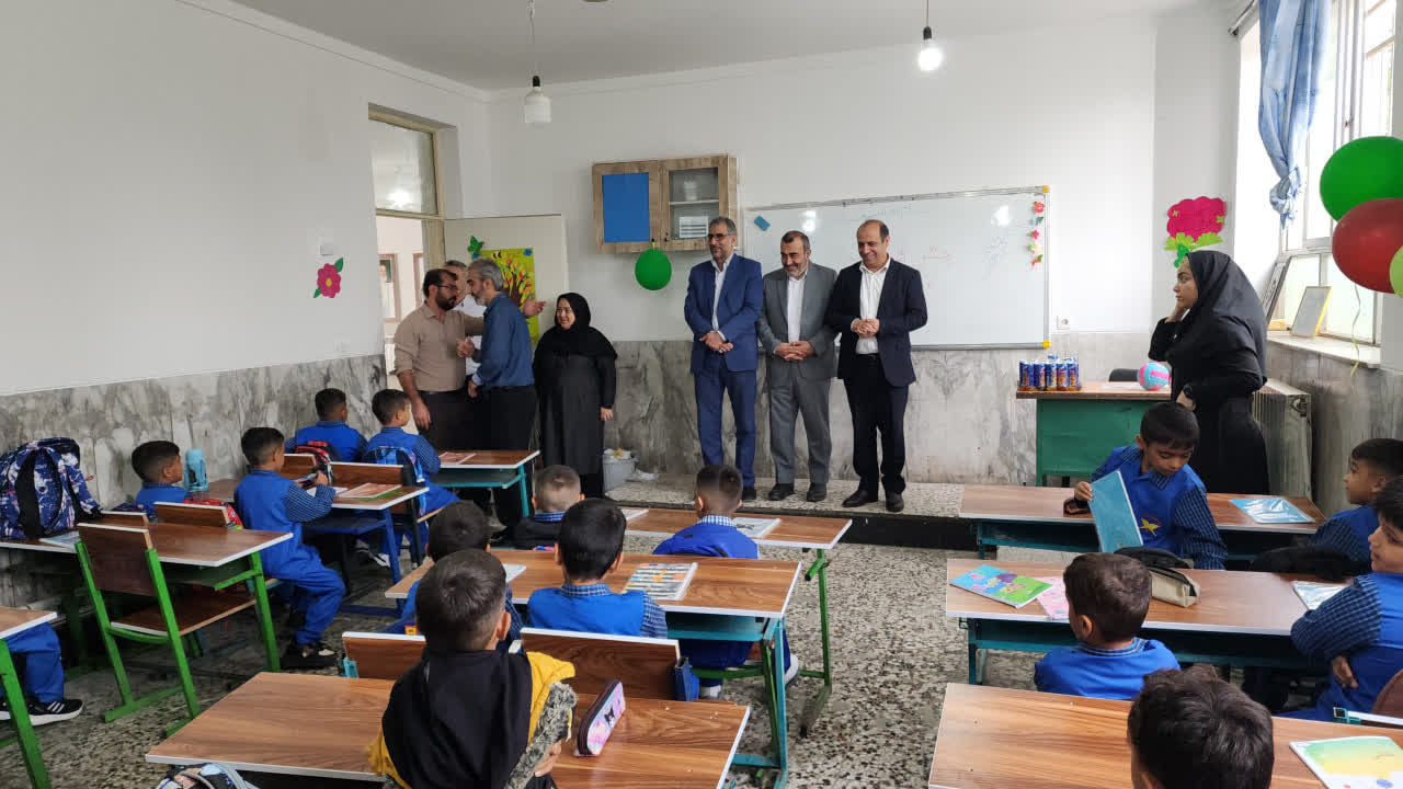 با حضور مجید طاهری شهردار گرگان؛ زنگ آغاز سال تحصیلی در مدارس قدیمی گرگان نواخته شد - 4
