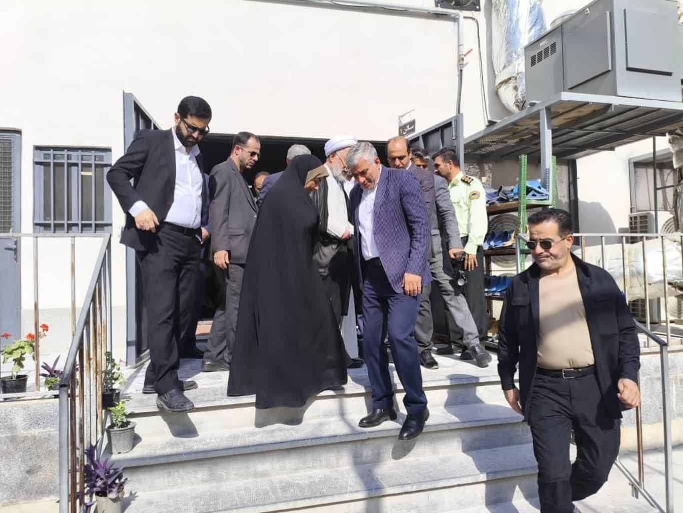 بازدید دادستان کل کشور به همراه دادستان مرکز استان و مهندس مجید طاهری شهردار مرکز استان از مجموعه ماده ۱۶ - 2