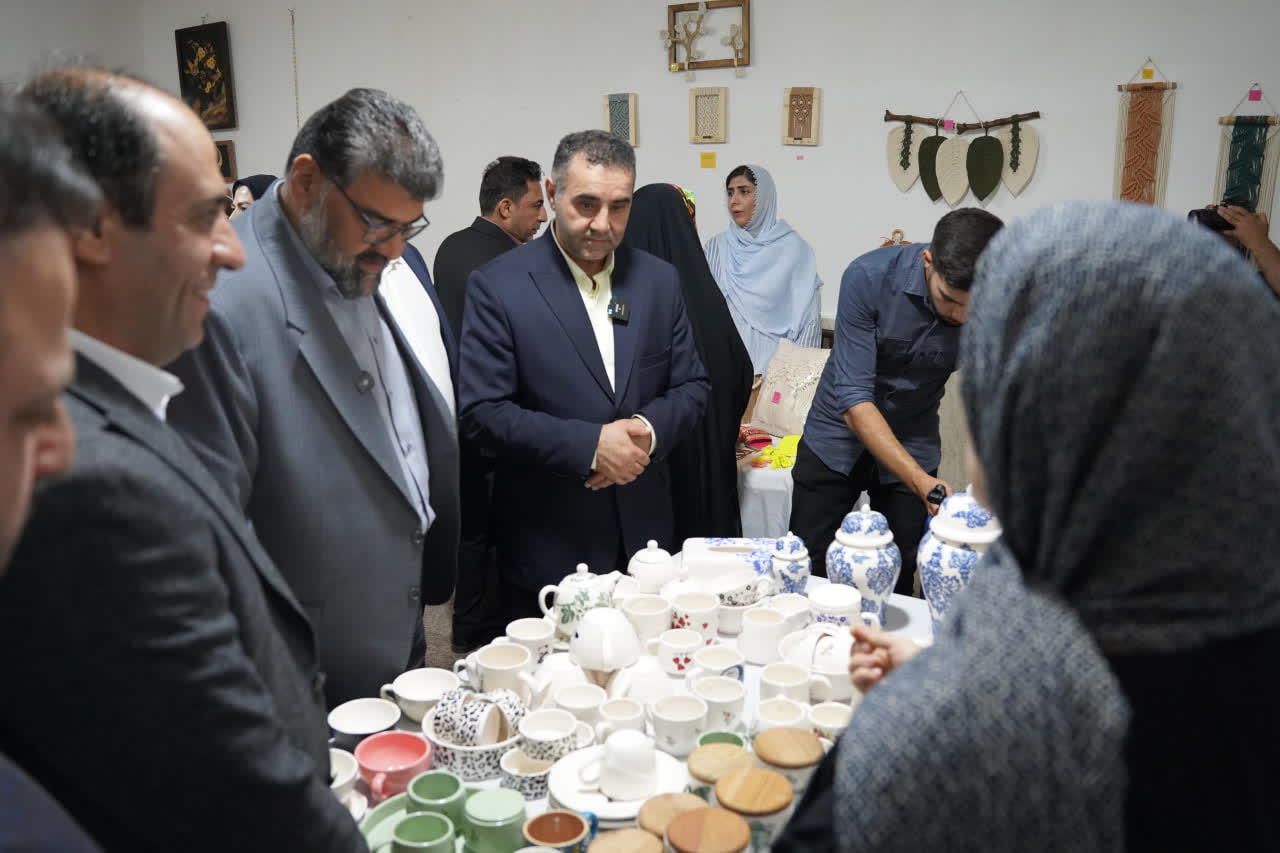 گزارش تصویری (بخش دوم) / آیین جشن بزرگ «رحمة للعالمین» ویژه پاکبانان و باغبانان شهرداری گرگان - 5