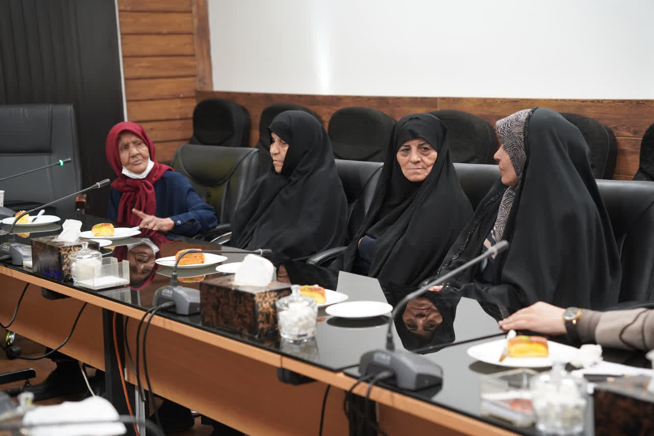تقدیر شهرداری گرگان از ۸ بانوی جهادی و ایثارگر دوران دفاع مقدس - 2